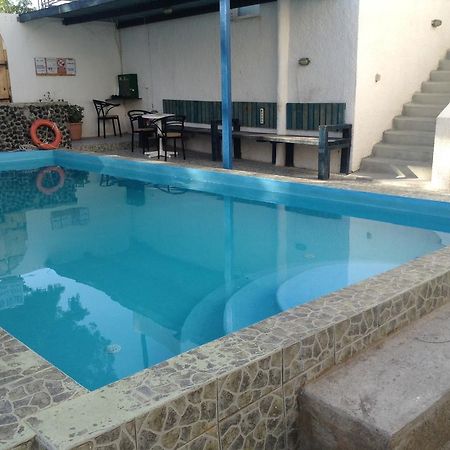 פריסה Rooms To Let Katerina & John'S מראה חיצוני תמונה