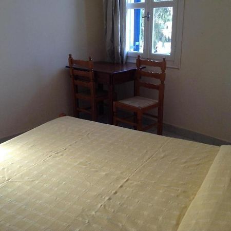 פריסה Rooms To Let Katerina & John'S מראה חיצוני תמונה