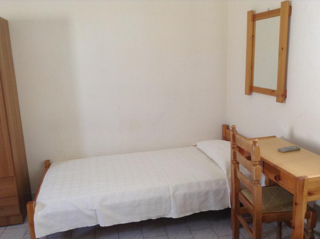 פריסה Rooms To Let Katerina & John'S מראה חיצוני תמונה
