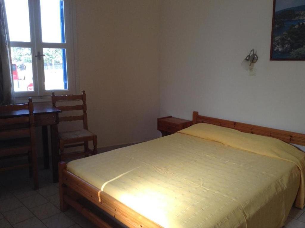 פריסה Rooms To Let Katerina & John'S מראה חיצוני תמונה