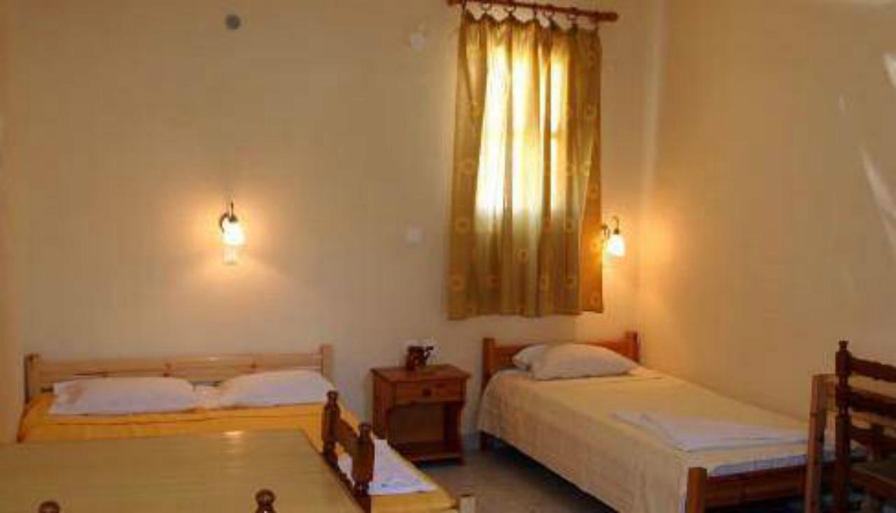 פריסה Rooms To Let Katerina & John'S מראה חיצוני תמונה