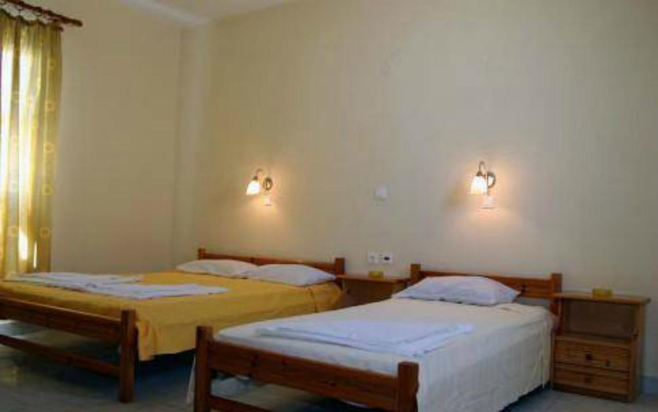 פריסה Rooms To Let Katerina & John'S מראה חיצוני תמונה